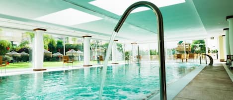 2 piscines extérieures