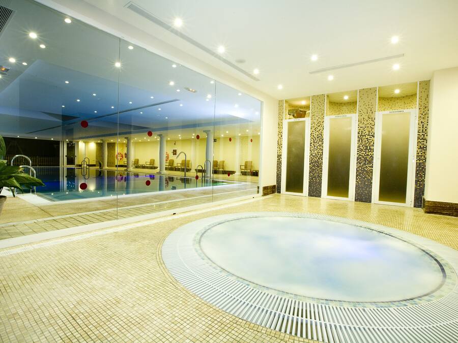Sauna, hot tub, Turkish bath, body treatments, hydrotherapy