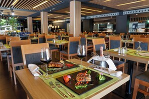 Breakfast, lunch and dinner served - Flash Hotel – Adults recommended (Benidorm)