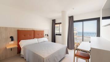 Minibar, in-room safe, desk, iron/ironing board