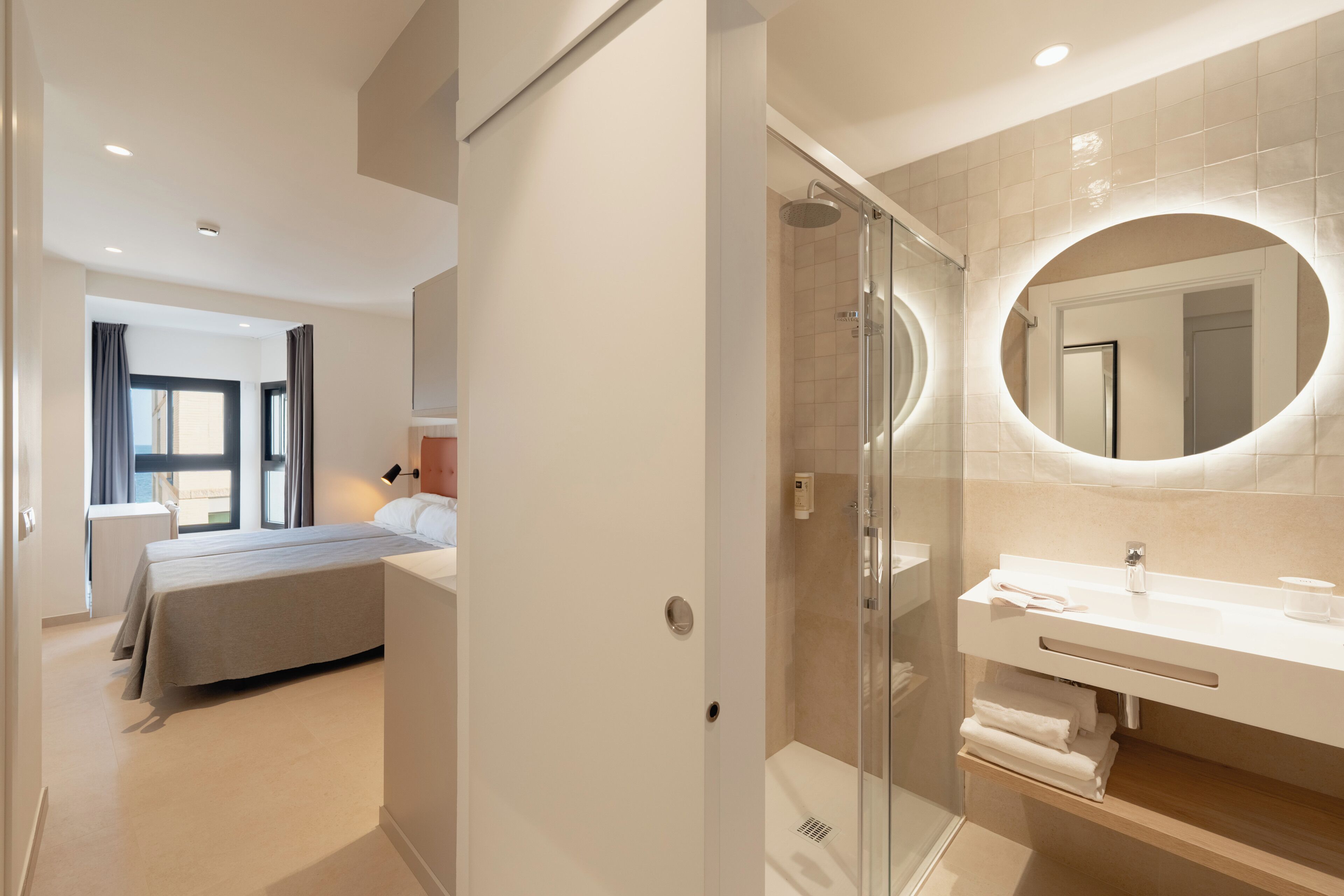 Minibar, in-room safe, desk, iron/ironing board