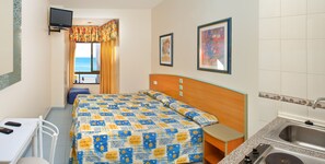 Studio (2 Adults) | Minibar, in-room safe, desk, iron/ironing board - Estudios RH Sol (Benidorm)