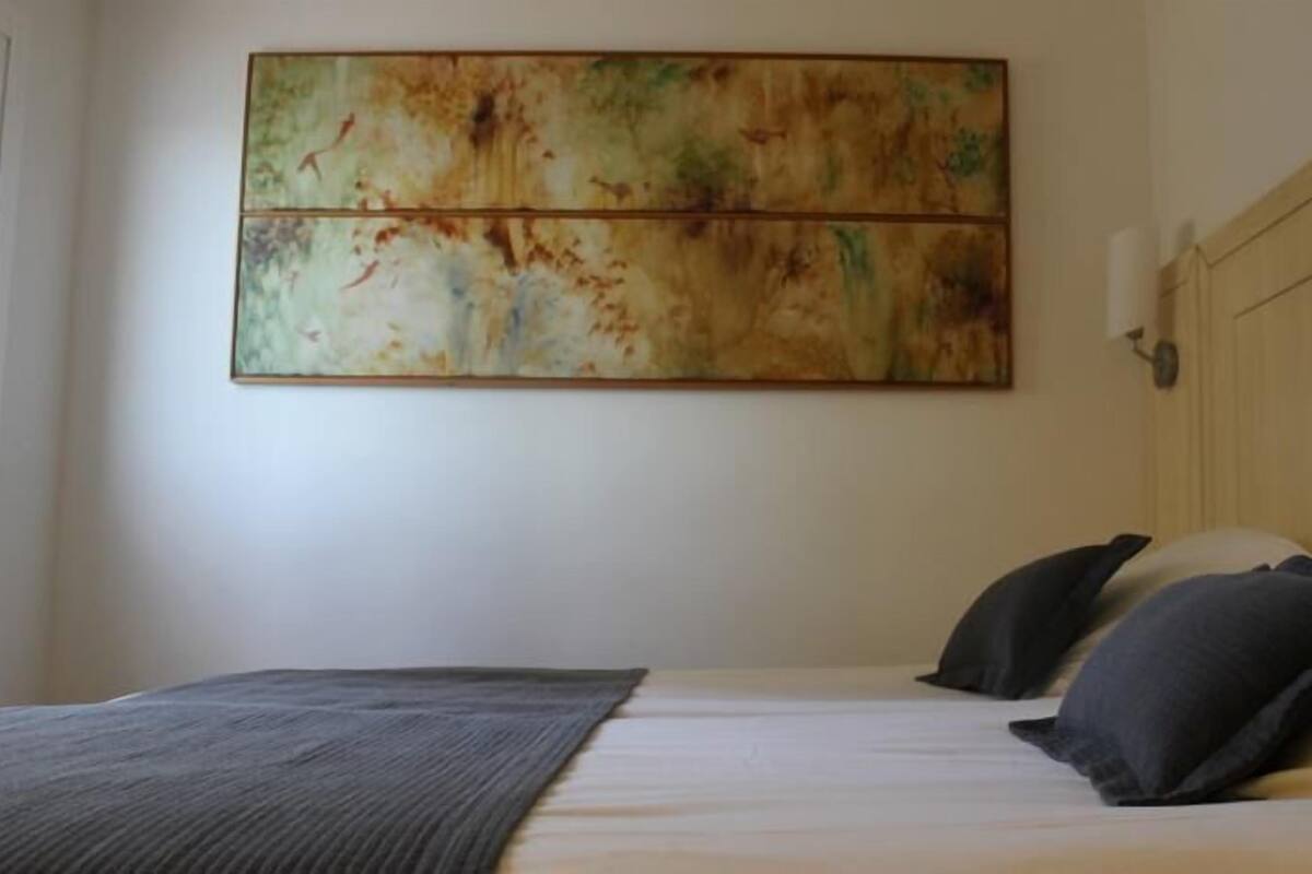 1 bedroom, free cribs/infant beds, free WiFi