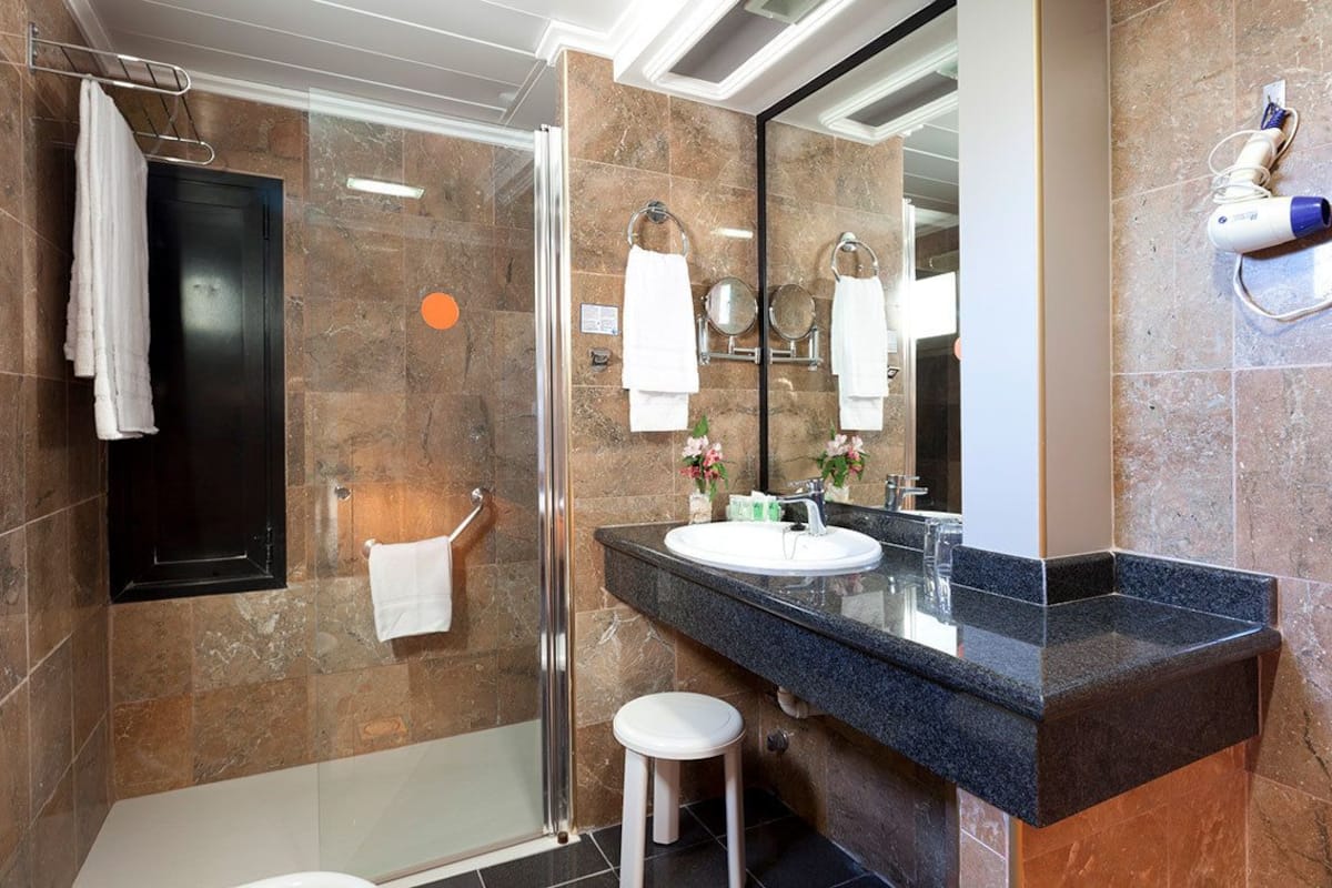 Double or Twin Room, Balcony | Desk, blackout curtains, free WiFi, bed sheets