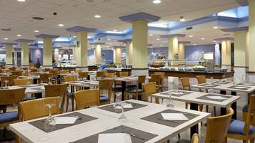 Frühstück, Mittagessen und Abendessen