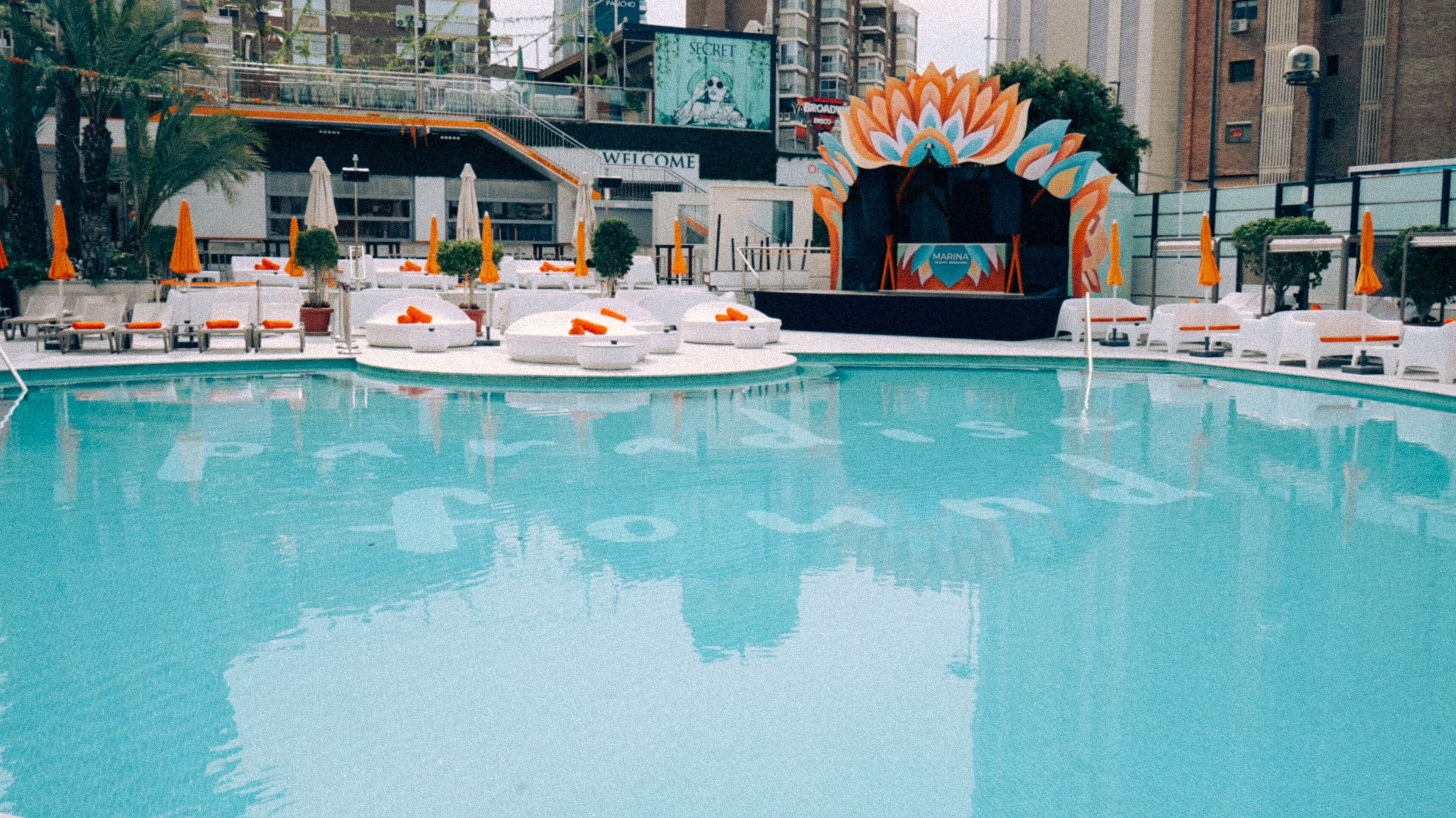 Seasonal outdoor pool, pool umbrellas, sun loungers