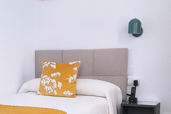 Single Room | Minibar, desk, soundproofing, cribs (free)