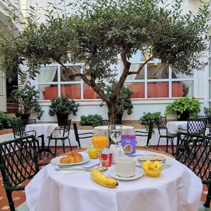 Courtyard - Los Olivos (Arcos de la Frontera)