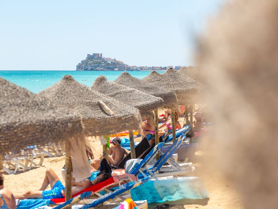 En la playa, traslado desde/hacia la playa, sillas reclinables de playa