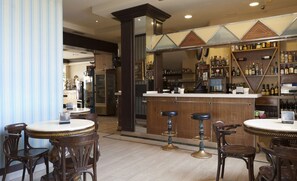 Bar (on property) - Los Braseros Hotel (Burgos)