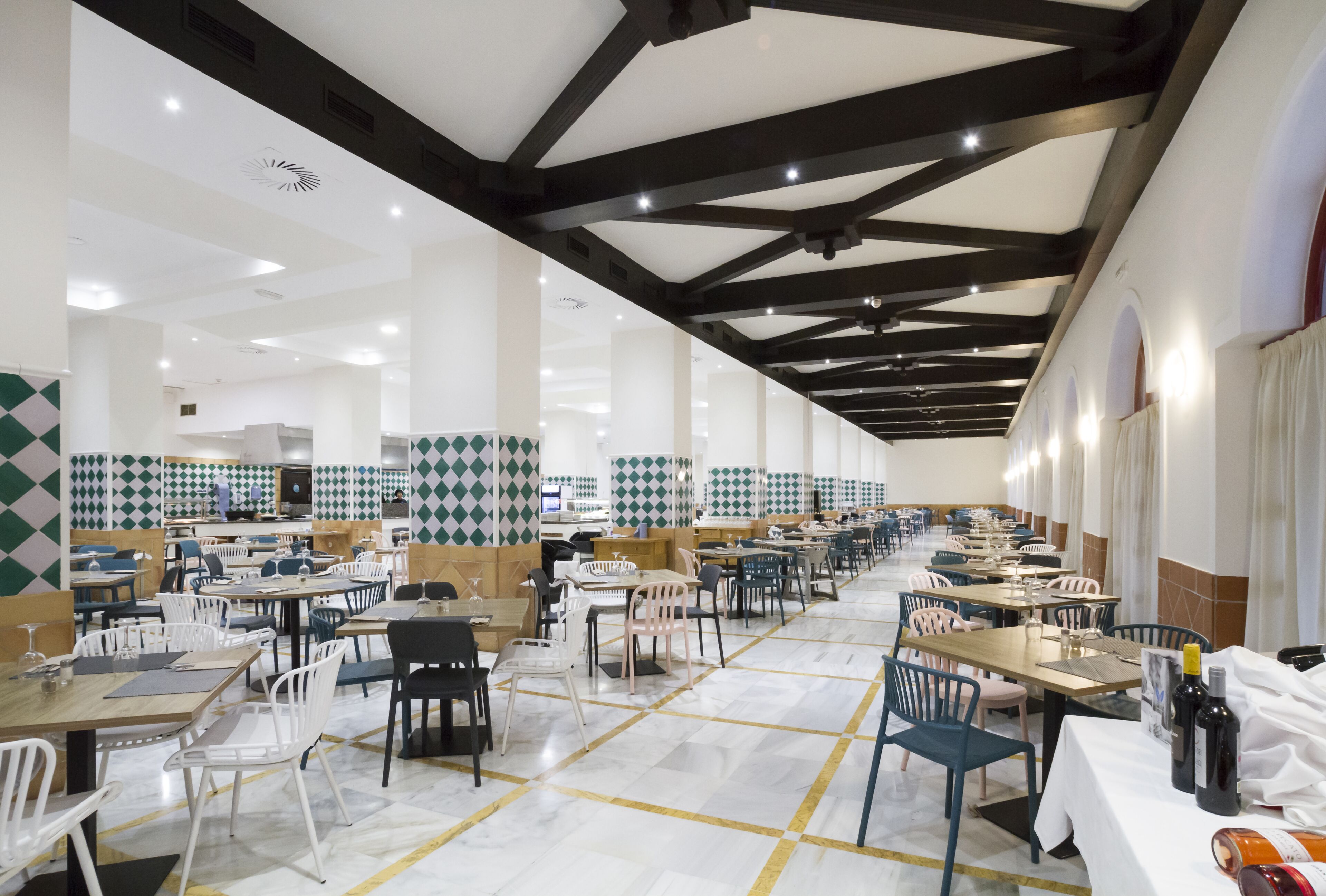 breakfast, lunch and dinner served