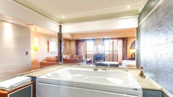 Minibar, in-room safe, desk, free WiFi