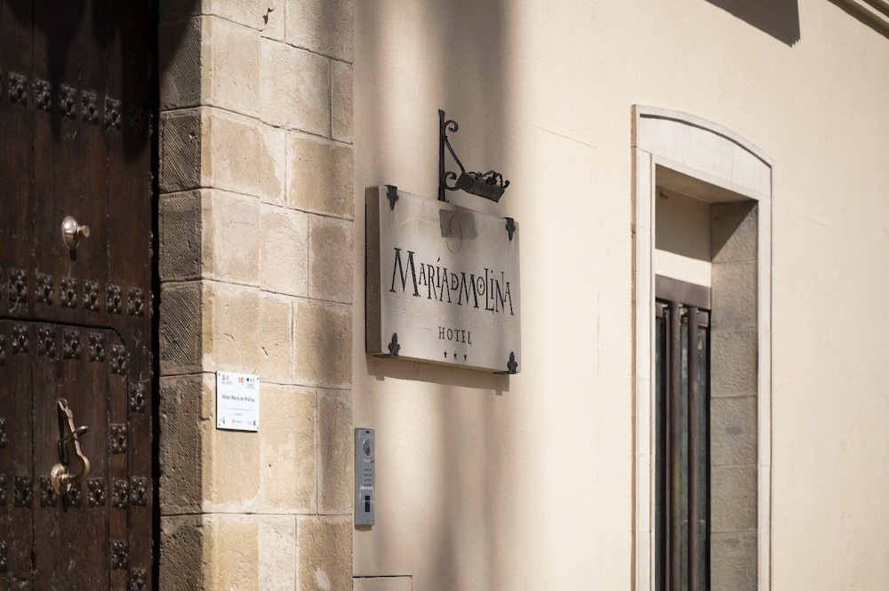 Hotel María de Molina by null