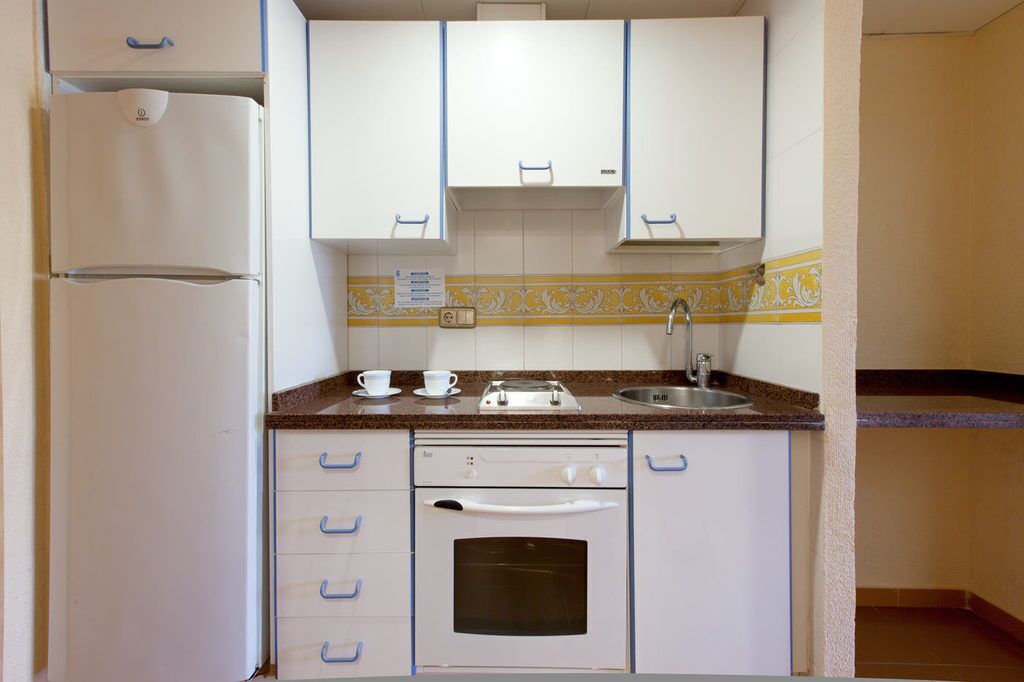 studio | private kitchenette | eco-friendly cleaning products