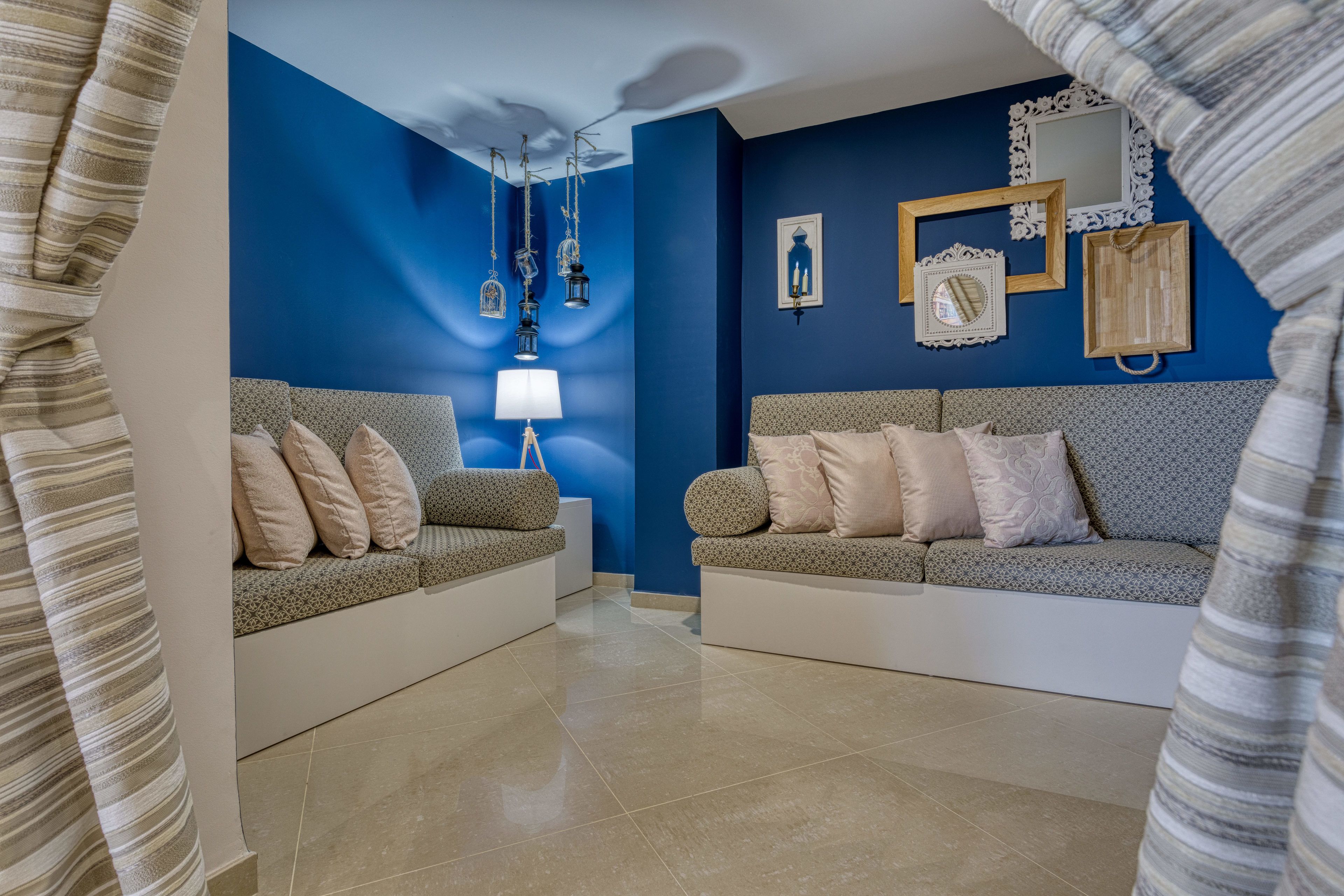 presidential suite, private pool, sea view | living area | lcd tv