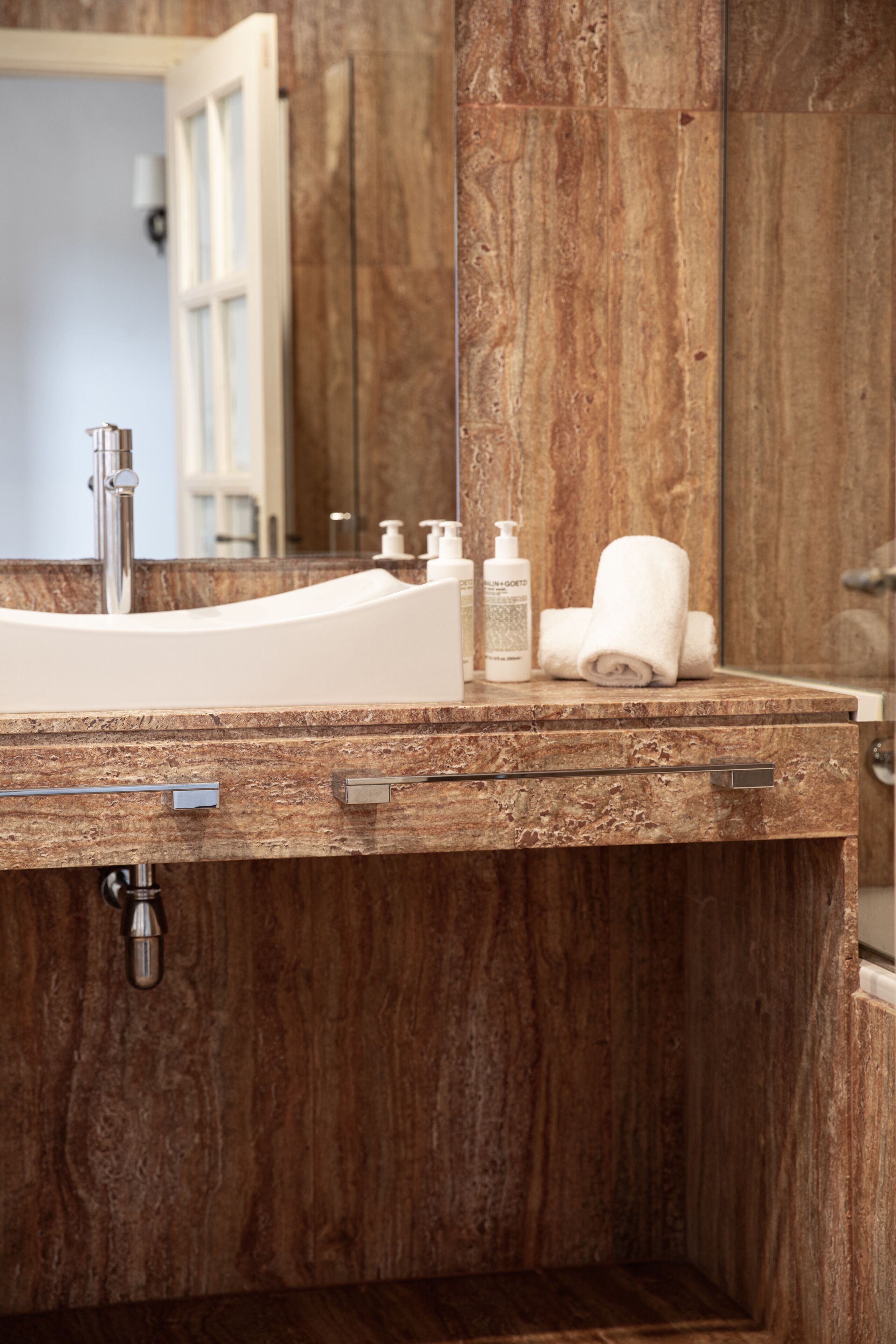 deluxe double room, 1 king bed, terrace, garden view | bathroom | shower, free toiletries, hair dryer, bathrobes