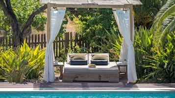 Outdoor pool, pool loungers