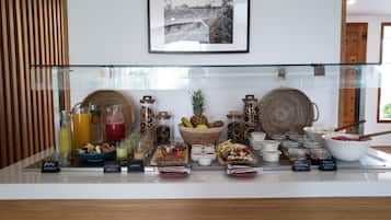 Free daily buffet breakfast