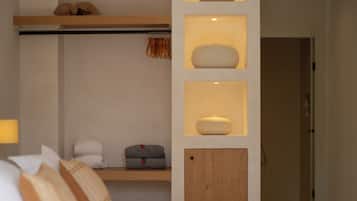 Standard Double Room, 1 King Bed, Terrace, Garden View | Minibar, in-room safe, iron/ironing board, free WiFi