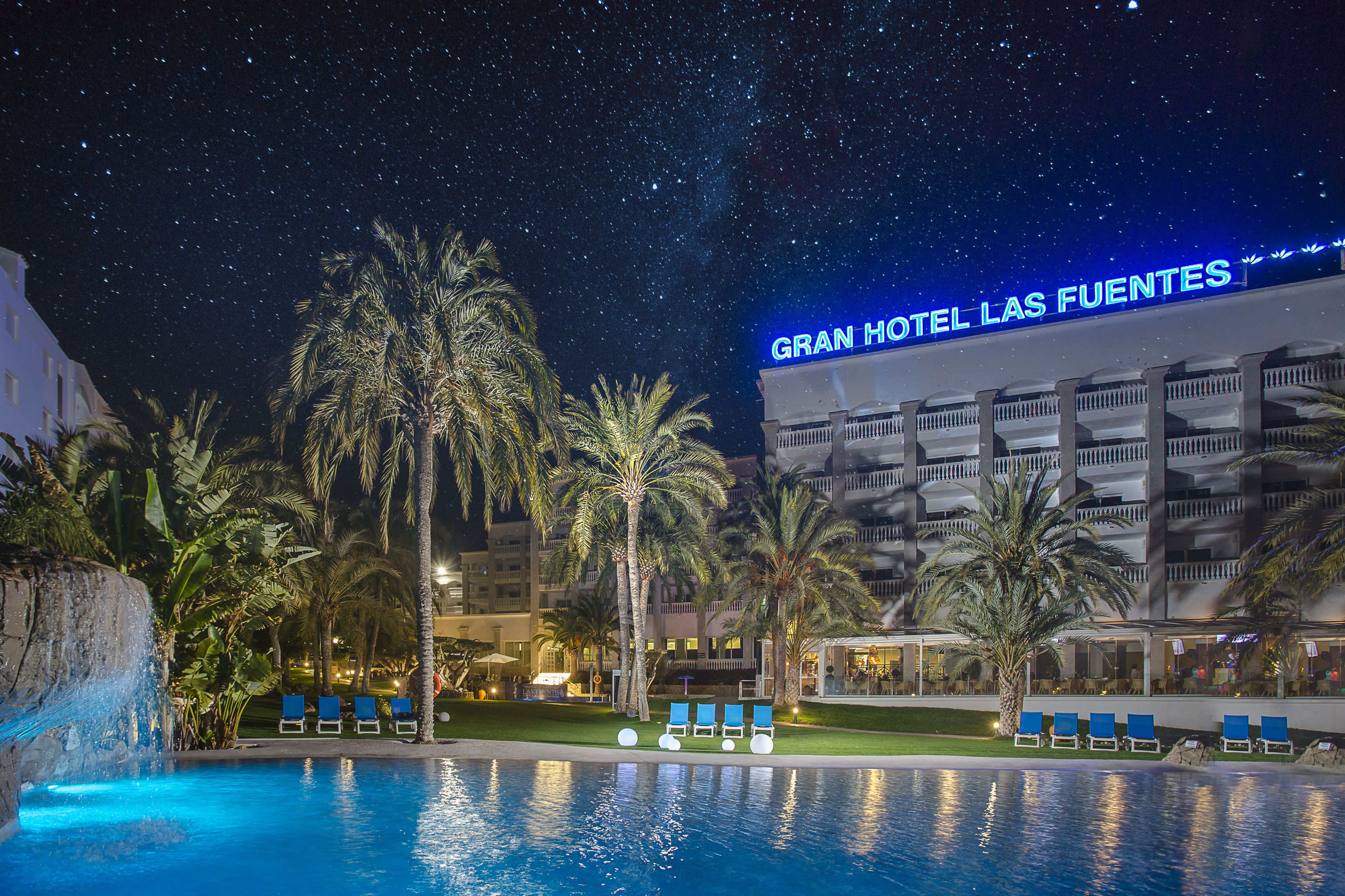 Fachada del alojamiento - Noche