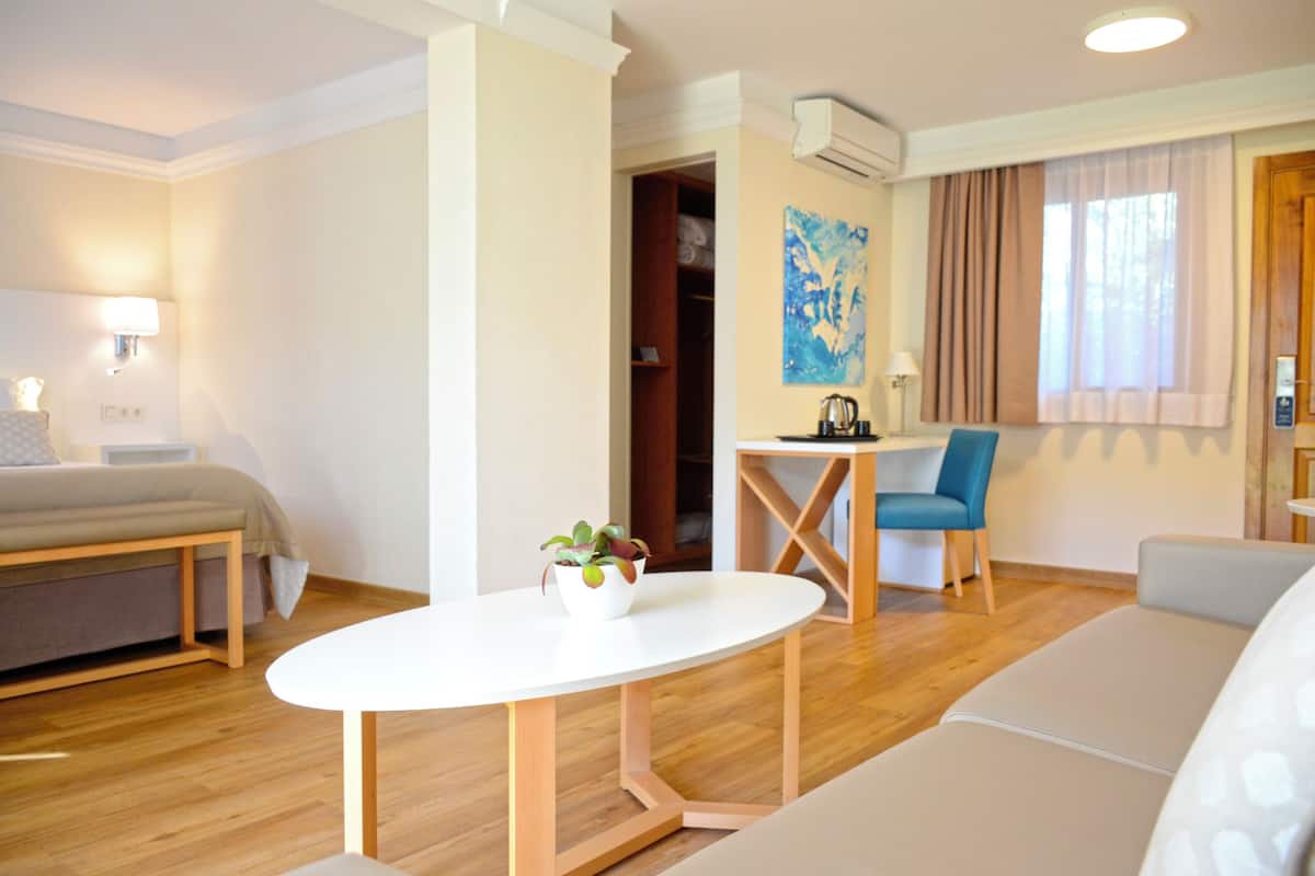 1 Schlafzimmer, Minibar (mit einigen kostenlosen Artikeln), Zimmersafe