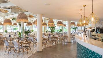 4 Restaurants, Frühstück, Mittagessen, Abendessen, internationale Küche