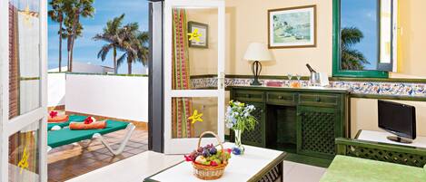 Apartment, 1 Bedroom, Pool View