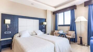 Minibar, in-room safe, desk, iron/ironing board