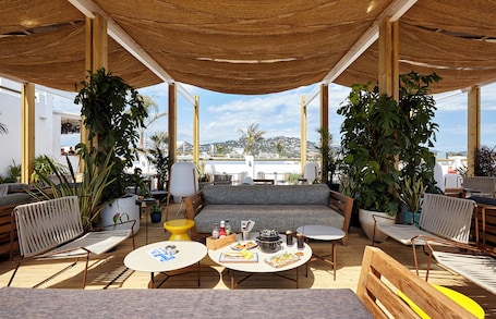 Rooftop terrace. Gran Hotel Flamingo – Adults Only