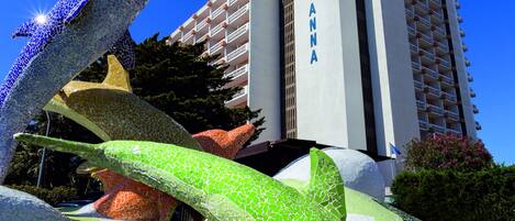 مدخل المنشأة