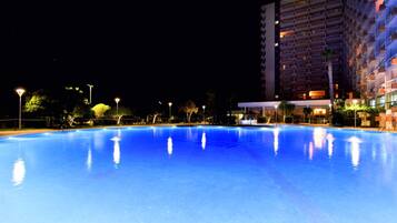 Seasonal outdoor pool, pool loungers