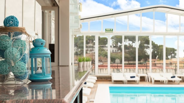 Poolbar