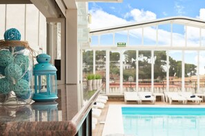 Bar im Pool