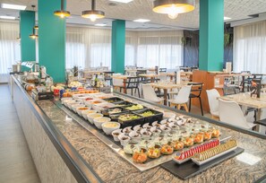 Buffet - Hotel Lloret Santa Rosa by Pierre & Vacances (Lloret de Mar)