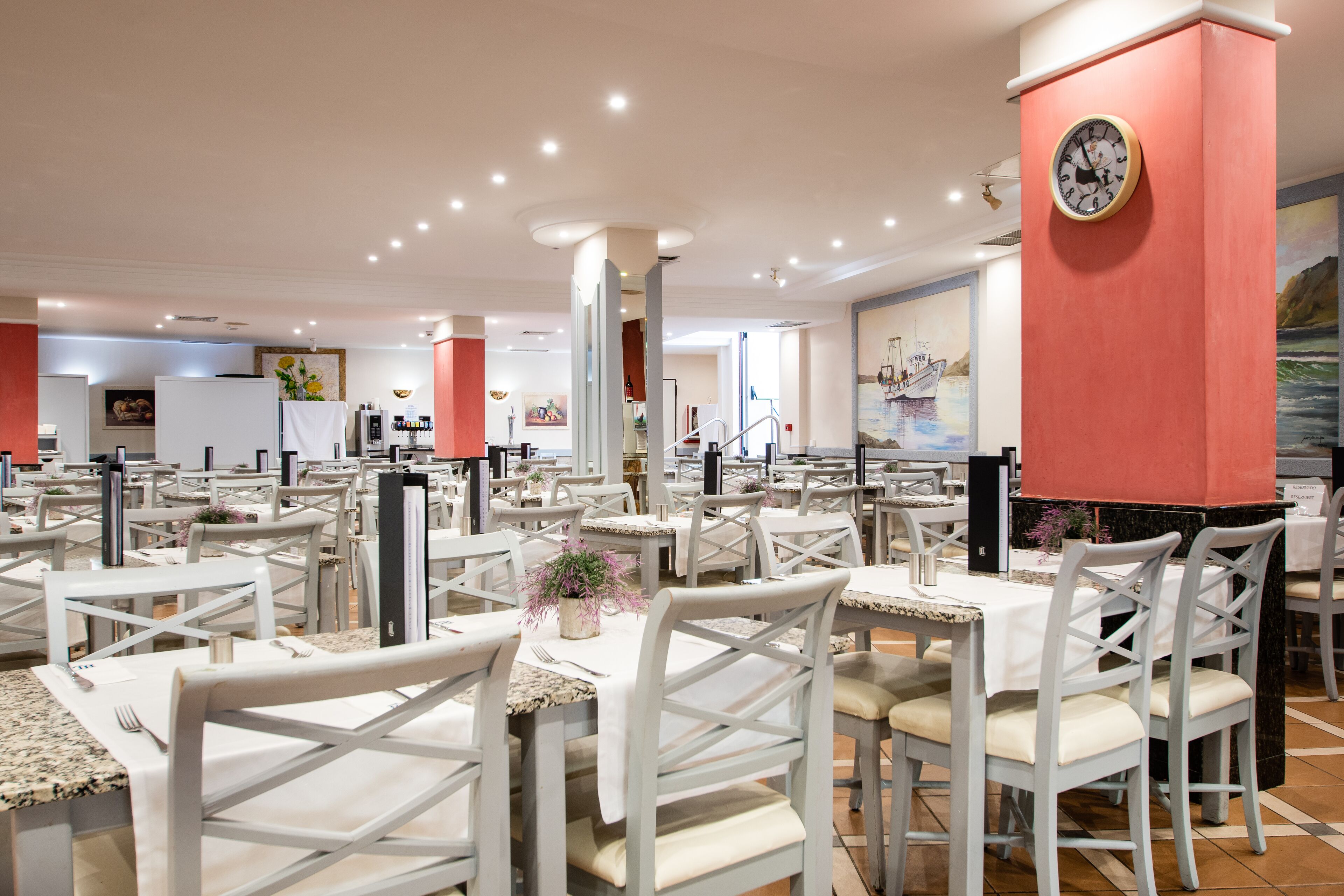 breakfast, lunch and dinner served