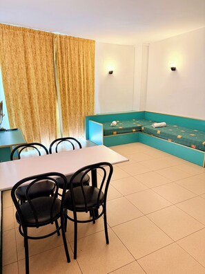 Basic Apartment, 1 Bedroom, Balcony | Desk, blackout curtains, iron/ironing board, free WiFi - Apartaments Lloret Sun (Lloret de Mar)