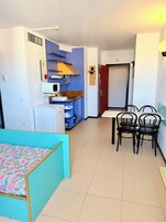 Apartamento básico, 1 habitación, balcón