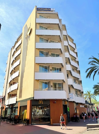 Fachada del alojamiento. Apartaments Lloret Sun
