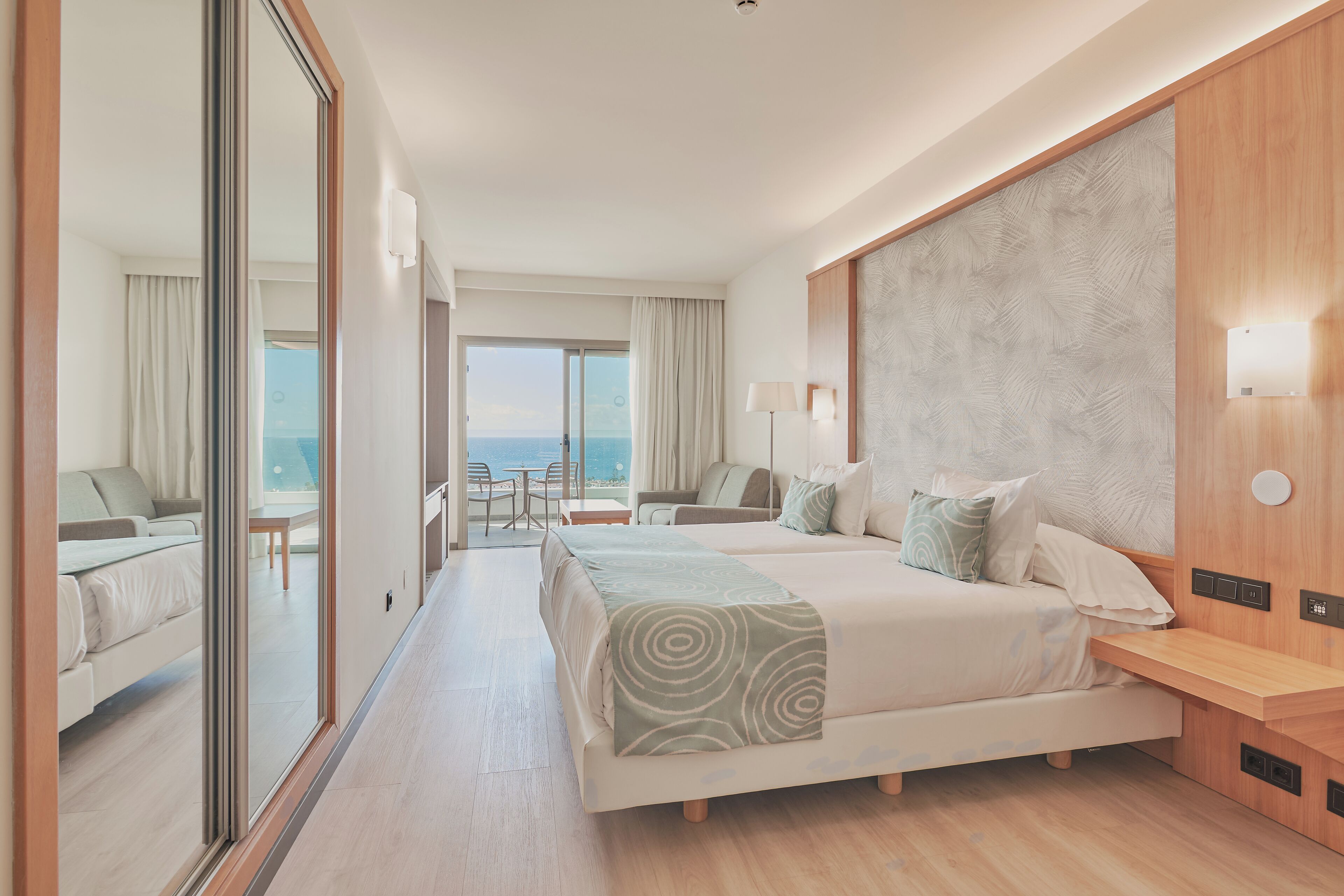 Premium bedding, minibar, desk, blackout curtains
