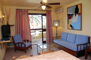 TV - Aparthotel Londres (San Javier)