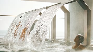 Couples treatment room(s), sauna, Turkish bath/hammam, body treatments