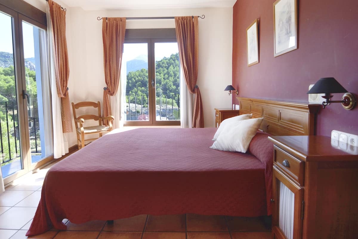 double room, mountain view | desk, free wifi