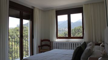 Habitación doble, vistas a la montaña | Escritorio y wifi gratis