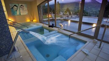 Habitación doble superior (Plus - Uso individual) | Tina de hidromasaje privada