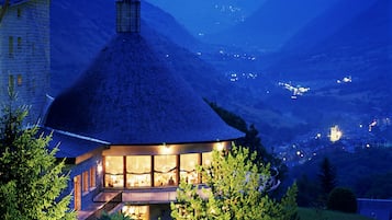 Fassade der Unterkunft – Abend/Nacht