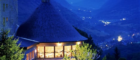 Façade de l’hébergement - soirée/nuit