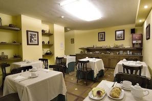 Unclassified image, 4 of 102, button - Pombal Rooms (Santiago de Compostela)