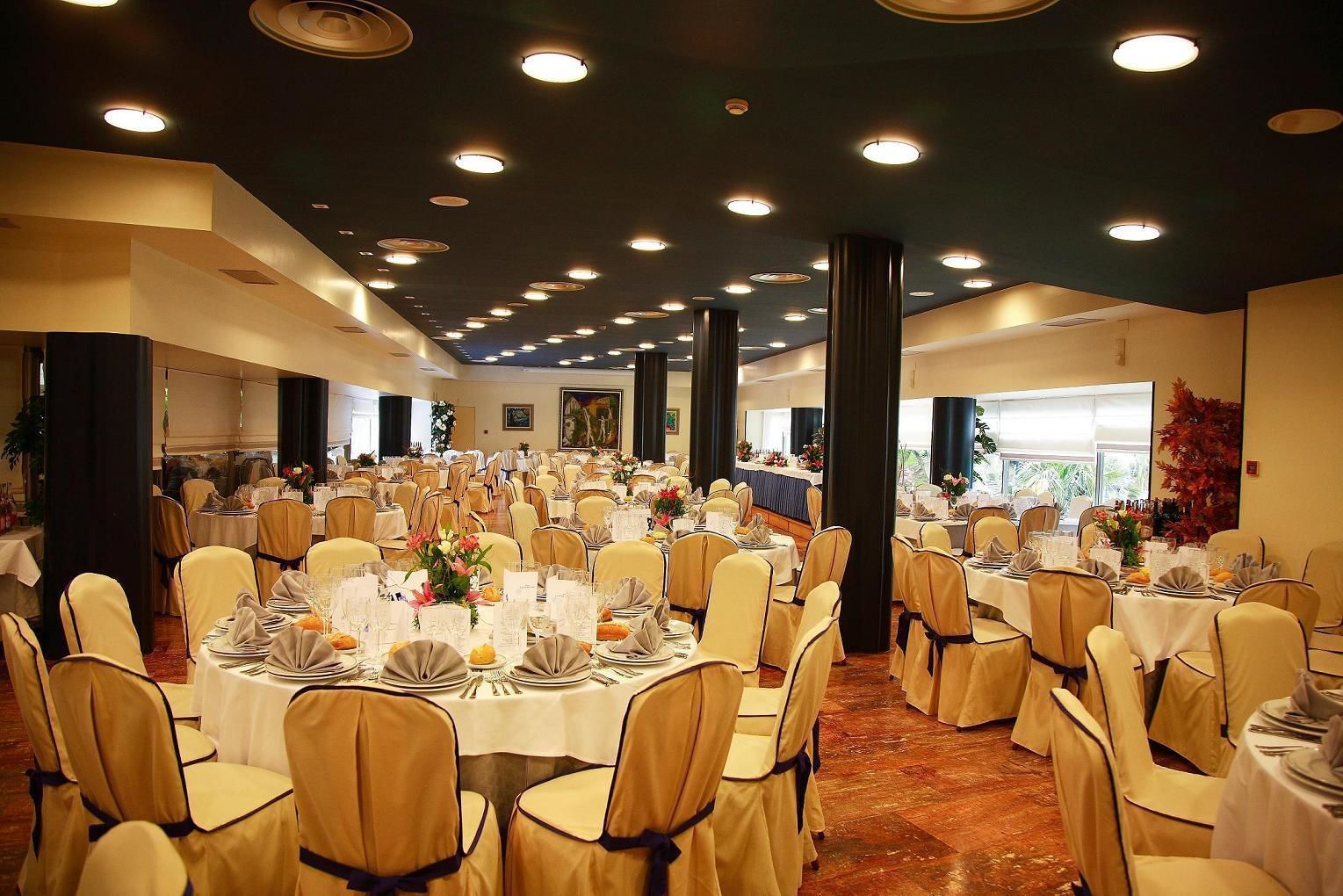 Banquet hall