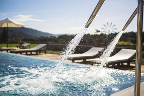 Indoor pool, 3 outdoor pools, pool umbrellas, sun loungers - Hotel Rural Monnaber Nou & SPA (Campanet)