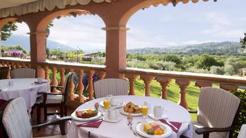 每日供应欧陆式早餐(每人 EUR 12)